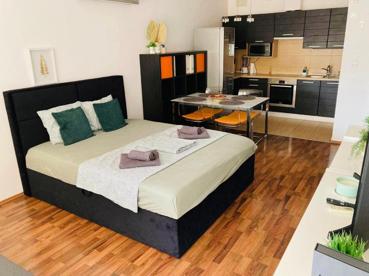 Corvin Boutique Apartment Parking In The Plaza Budapest Ngoại thất bức ảnh